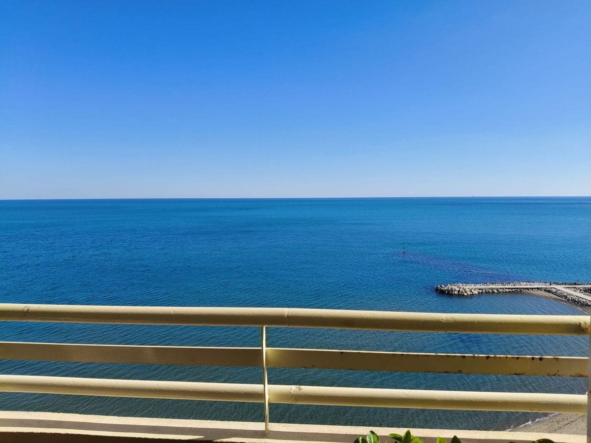 1 slaapkamer Strandappartement te koop in Fuengirola met zwembad - € 390.000 (Ref: 9491869)