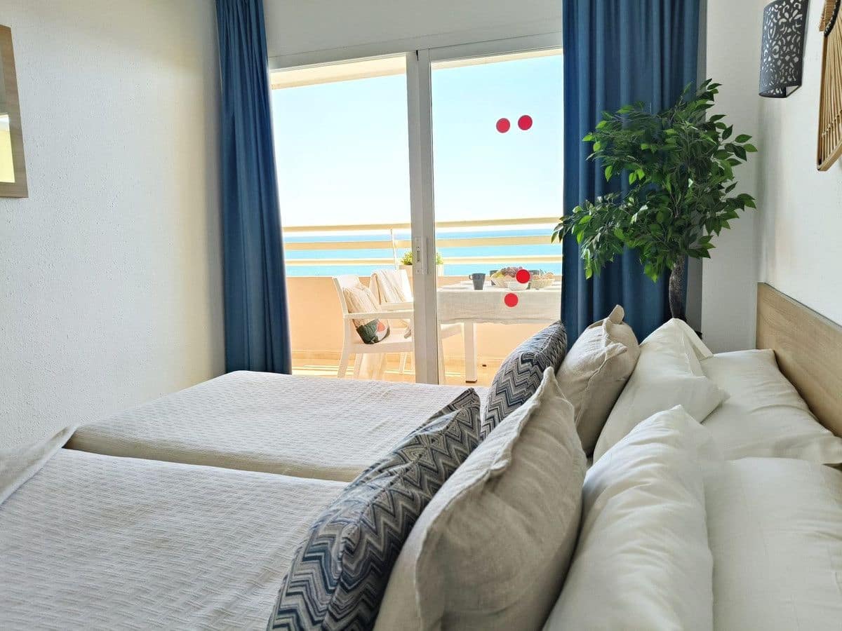 1 slaapkamer Strandappartement te koop in Fuengirola met zwembad - € 390.000 (Ref: 9491869)
