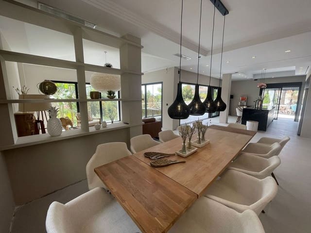 7 quarto Moradia para venda em Elviria, Marbella com piscina garagem - 3 790 000 € (Ref: 9491870)