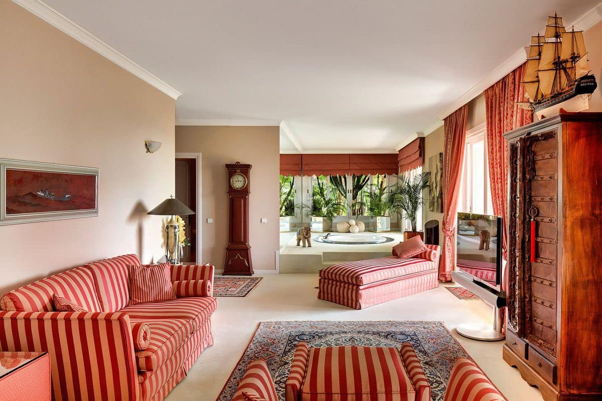 10 soverom Villa til salgs i Marbella med svømmebasseng garasje - € 10 000 000 (Ref: 9491871)