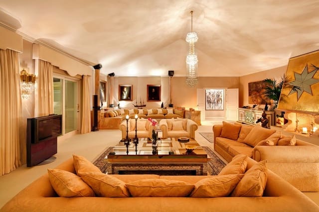 10 soverom Villa til salgs i Aloha Golf, Marbella med svømmebasseng garasje - € 10 000 000 (Ref: 9491871)