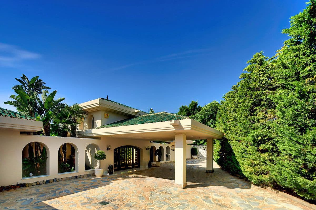 10 soverom Villa til salgs i Marbella med svømmebasseng garasje - € 10 000 000 (Ref: 9491871)