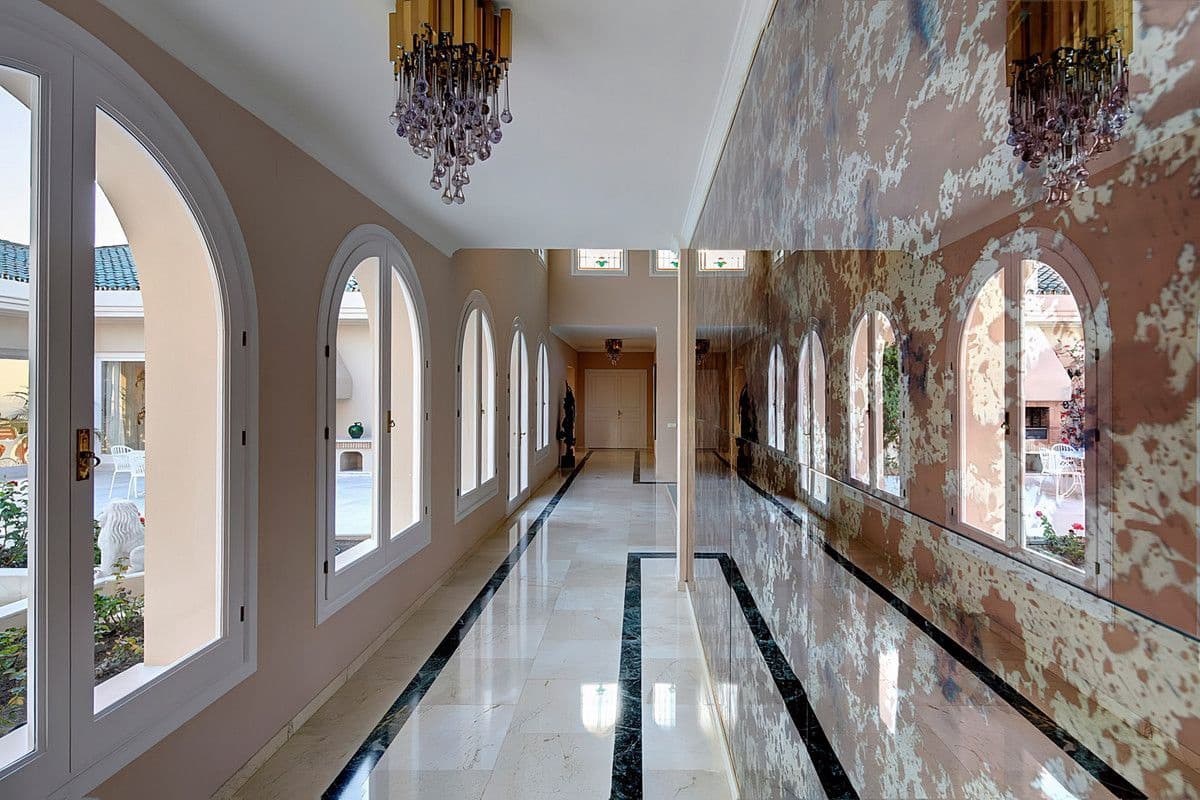 10 soverom Villa til salgs i Marbella med svømmebasseng garasje - € 10 000 000 (Ref: 9491871)