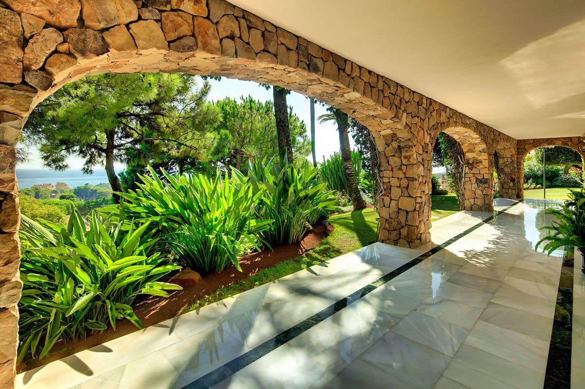 10 soverom Villa til salgs i Marbella med svømmebasseng garasje - € 10 000 000 (Ref: 9491871)