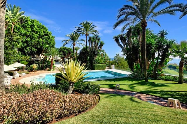 10 soverom Villa til salgs i Aloha Golf, Marbella med svømmebasseng garasje - € 10 000 000 (Ref: 9491871)