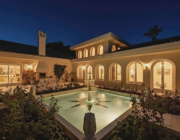 6 slaapkamer Villa te koop in Aloha Golf, Marbella met zwembad garage - € 12.000.000 (Ref: 9491871)