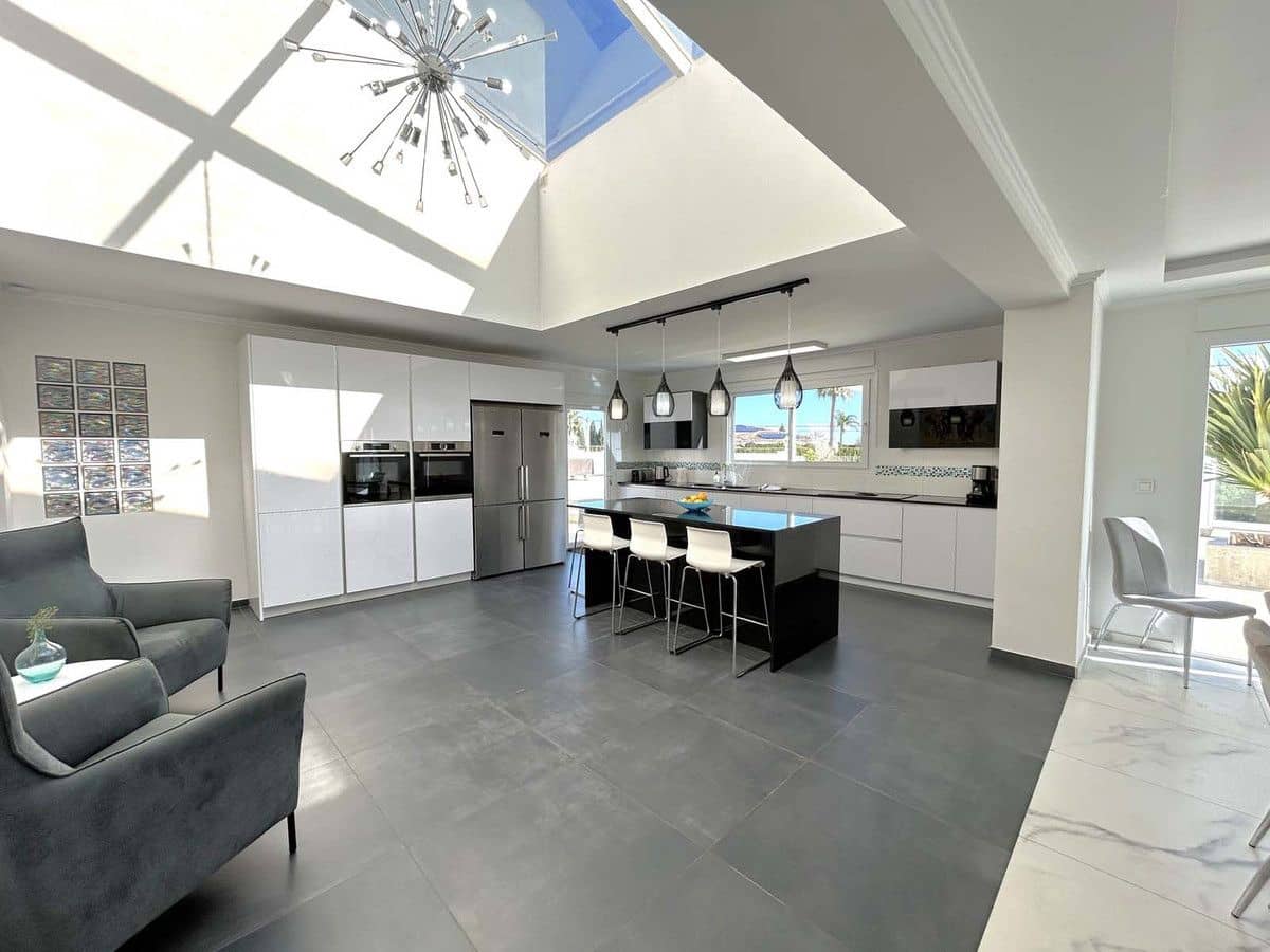 7 soveværelse Villa til salg i Mijas med swimmingpool garage - € 3.720.000 (Ref: 9504516)