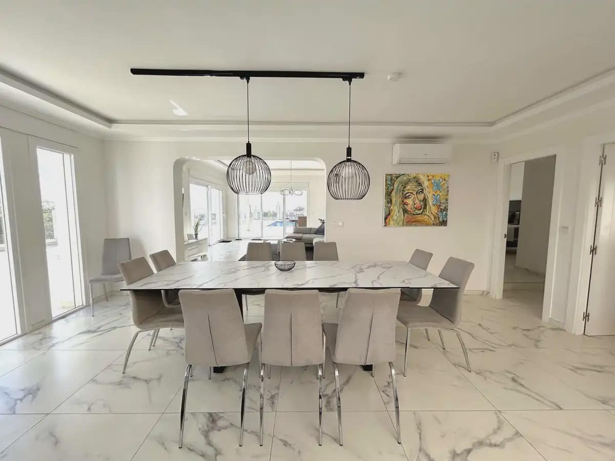 7 bedroom Villa for sale in Mijas with pool garage - € 3,720,000 (Ref: 9504516)