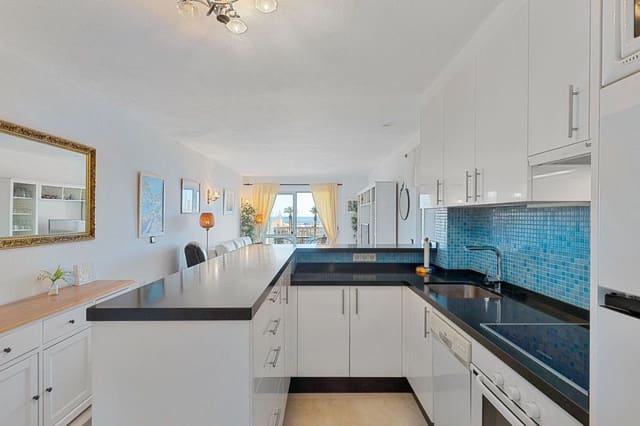 2 slaapkamer Appartement te koop in Centro ciudad, Fuengirola met garage - € 620.000 (Ref: 9504524)