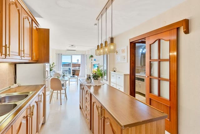 1 sypialnia Apartament przy plaży na sprzedaż w Playa de los Boliches, Fuengirola z basenem garażem - 360 000 € (Ref: 9542221)