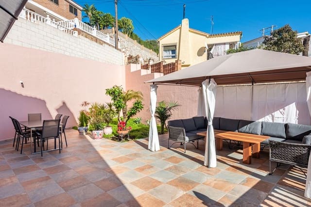 4 soverom Villa til salgs i Las Gaviotas  - Carvajal, Fuengirola med svømmebasseng garasje - € 1 395 000 (Ref: 9542226)
