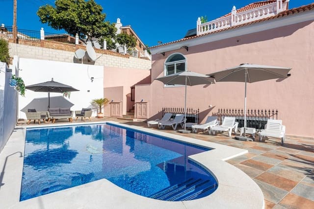 4 soverom Villa til salgs i Las Gaviotas  - Carvajal, Fuengirola med svømmebasseng garasje - € 1 395 000 (Ref: 9542226)