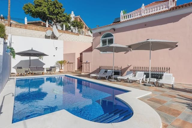 4 Zimmer Villa zu verkaufen in Las Gaviotas  - Carvajal, Fuengirola mit Pool Garage - 1.200.000 € (Ref: 9542226)