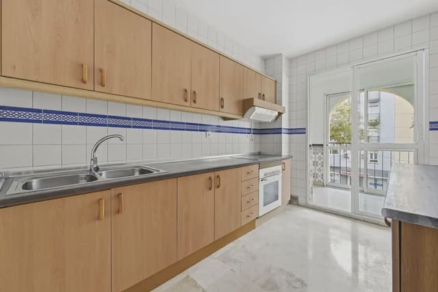 3 chambre Appartement à vendre à Centro ciudad, Fuengirola avec piscine garage - 445 000 € (Ref: 9542232)