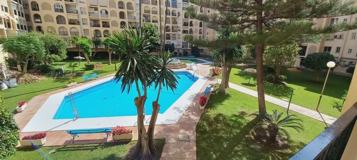3 Zimmer Apartment zu verkaufen in Fuengirola mit Pool Garage - 438.000 € (Ref: 9542232)