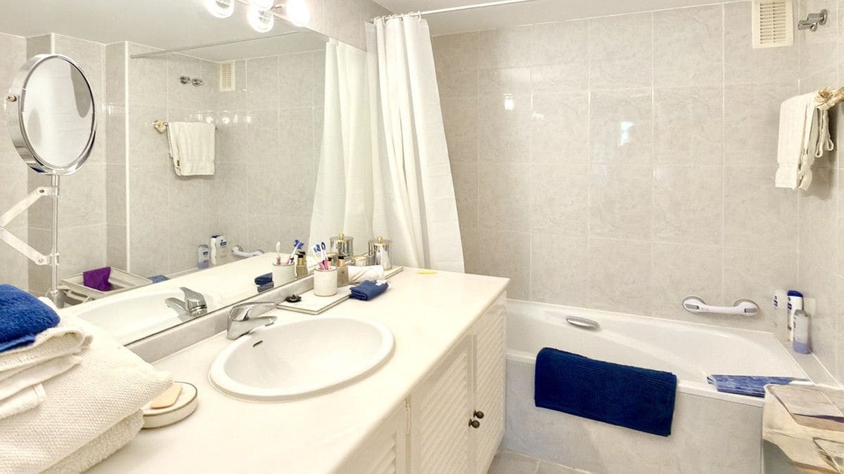 Apartamento de 2 habitaciones en Mijas en venta con piscina garaje - 325.000 € (Ref: 9542233)