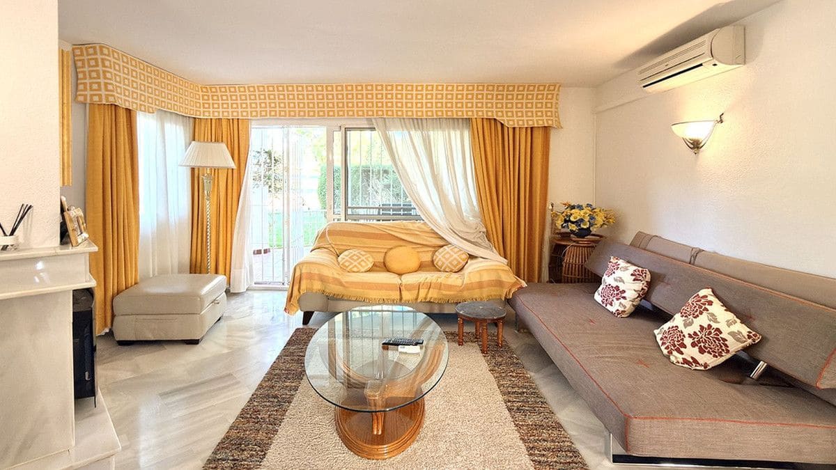 Apartamento de 2 habitaciones en Mijas en venta con piscina garaje - 325.000 € (Ref: 9542233)