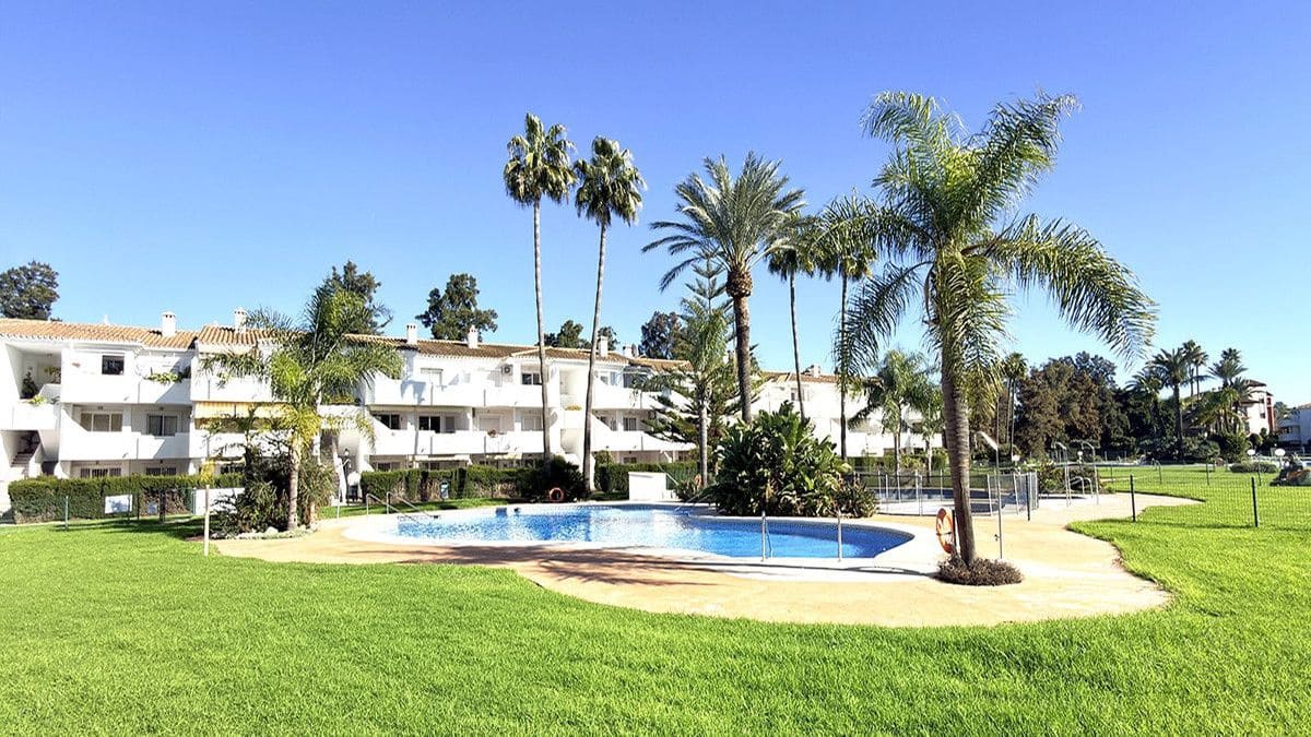 Apartamento de 2 habitaciones en Mijas en venta con piscina garaje - 325.000 € (Ref: 9542233)