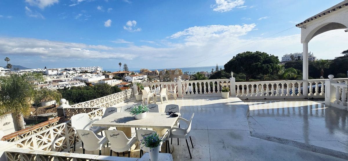 5 soverom Villa til salgs i Mijas med svømmebasseng garasje - € 1 100 000 (Ref: 9542236)