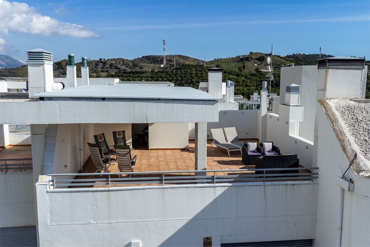 2 makuuhuone Kattohuoneisto myytävänä paikassa Mijas mukana uima-altaan 
autotalli - 359 000 € (Ref: 9542239)