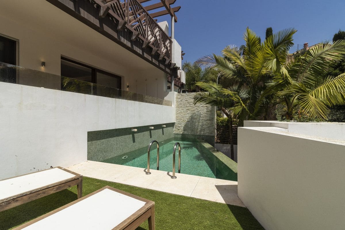 3 soveværelse Byhus til salg i Marbella med swimmingpool garage - € 1.800.000 (Ref: 9542240)