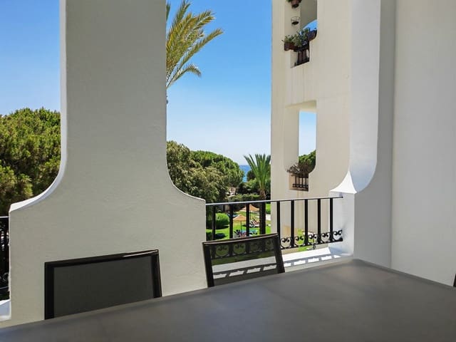 2 sovrum Strandlägenhet till salu i Cabopino - Artola, Marbella med pool garage - 695 000 € (Ref: 9542243)