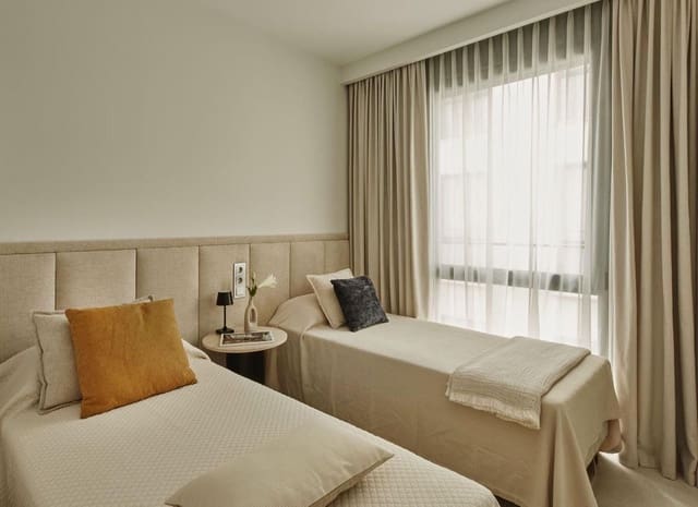 2 soverom Leilighet til salgs i Aloha Golf, Marbella med garasje - € 699 000 (Ref: 9542244)