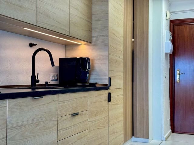 1 makuuhuone Ranta-asunto myytävänä paikassa La Cala de Mijas, Mijas mukana uima-altaan - 247 500 € (Ref: 9542246)