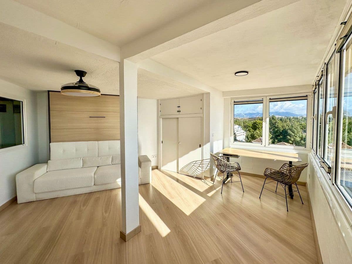 1 makuuhuone Ranta-asunto myytävänä paikassa Mijas mukana uima-altaan - 247 500 € (Ref: 9542246)