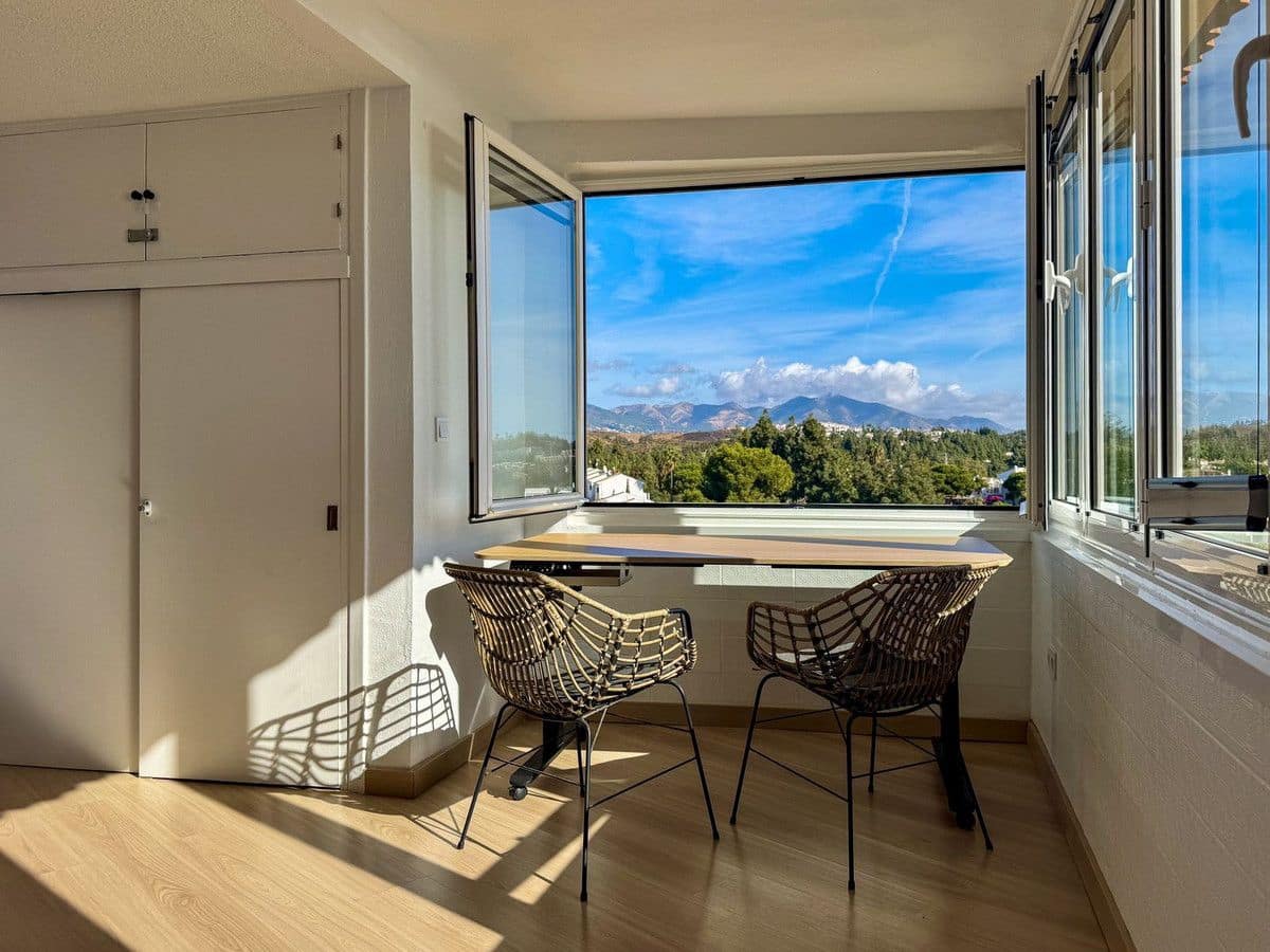 1 makuuhuone Ranta-asunto myytävänä paikassa Mijas mukana uima-altaan - 247 500 € (Ref: 9542246)