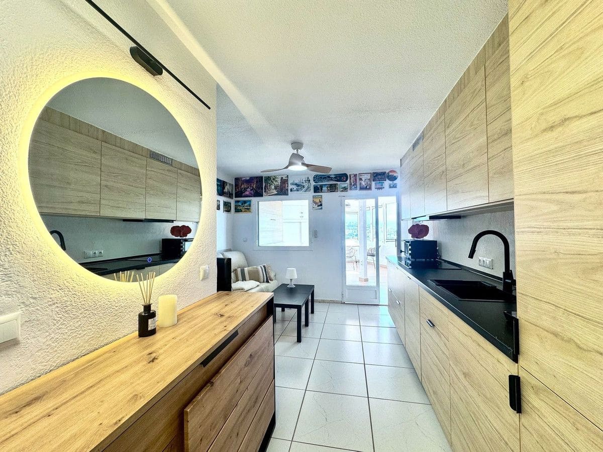 1 makuuhuone Ranta-asunto myytävänä paikassa Mijas mukana uima-altaan - 247 500 € (Ref: 9542246)