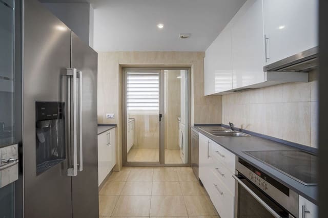 3 makuuhuone Kattohuoneisto myytävänä paikassa La Cala de Mijas, Mijas mukana uima-altaan 
autotalli - 399 000 € (Ref: 9542251)