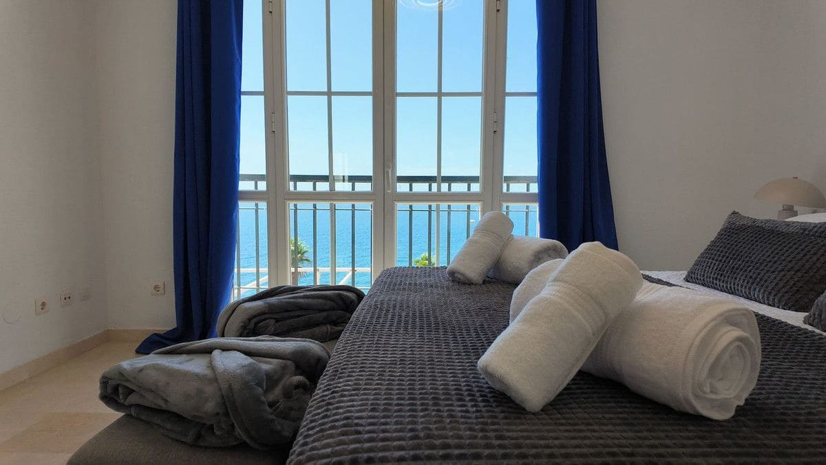 4 soverom Strandleiligheter til salgs i Benalmadena med svømmebasseng garasje - € 850 000 (Ref: 9575405)