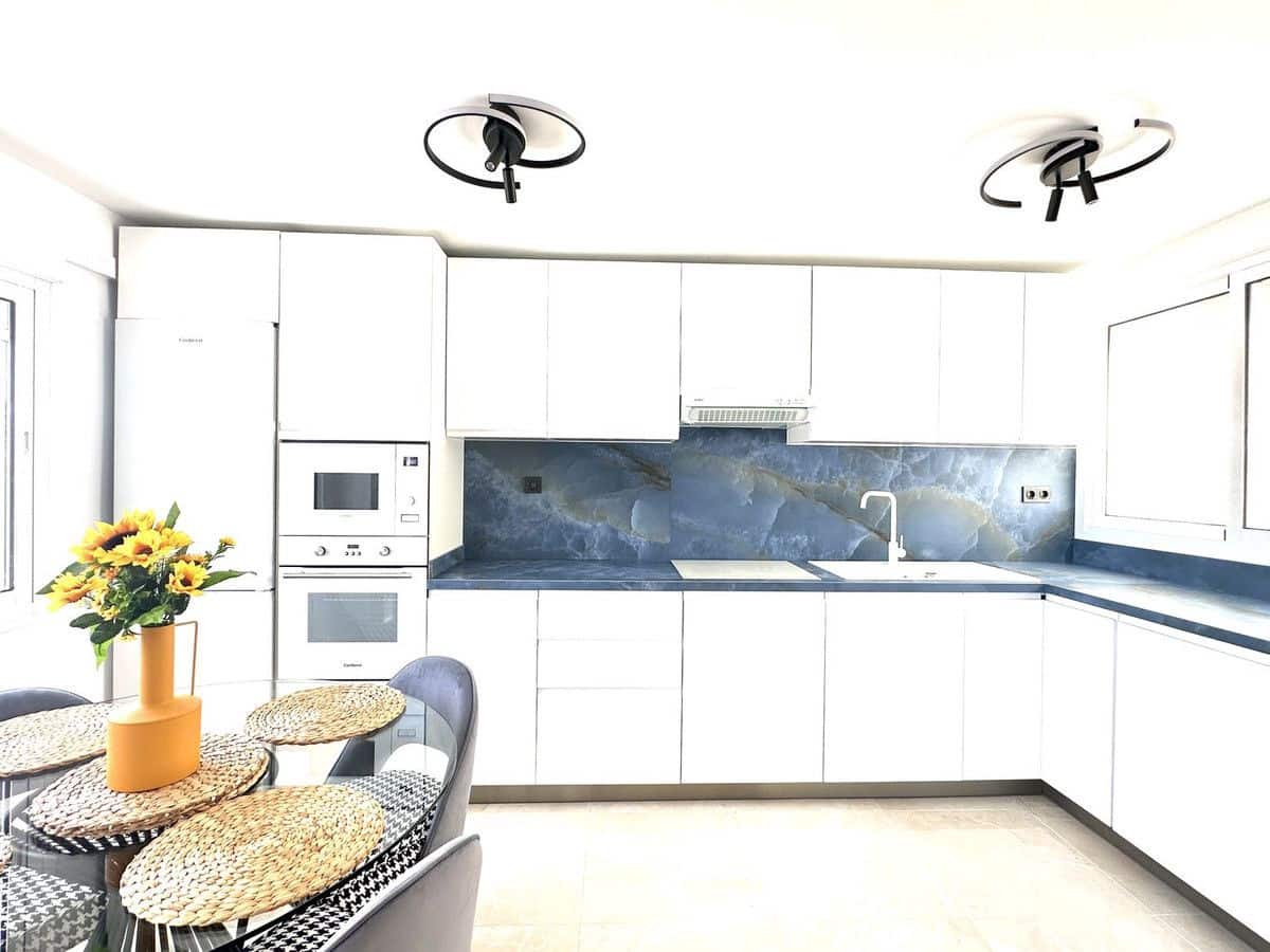 2 soveværelse Strandlejlighed til salg i Mijas med swimmingpool garage - € 375.000 (Ref: 9575408)