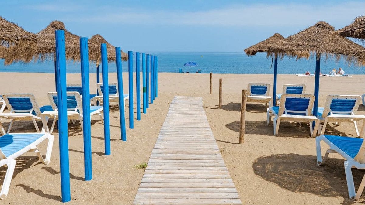 2 soveværelse Strandlejlighed til salg i Mijas med swimmingpool garage - € 375.000 (Ref: 9575408)