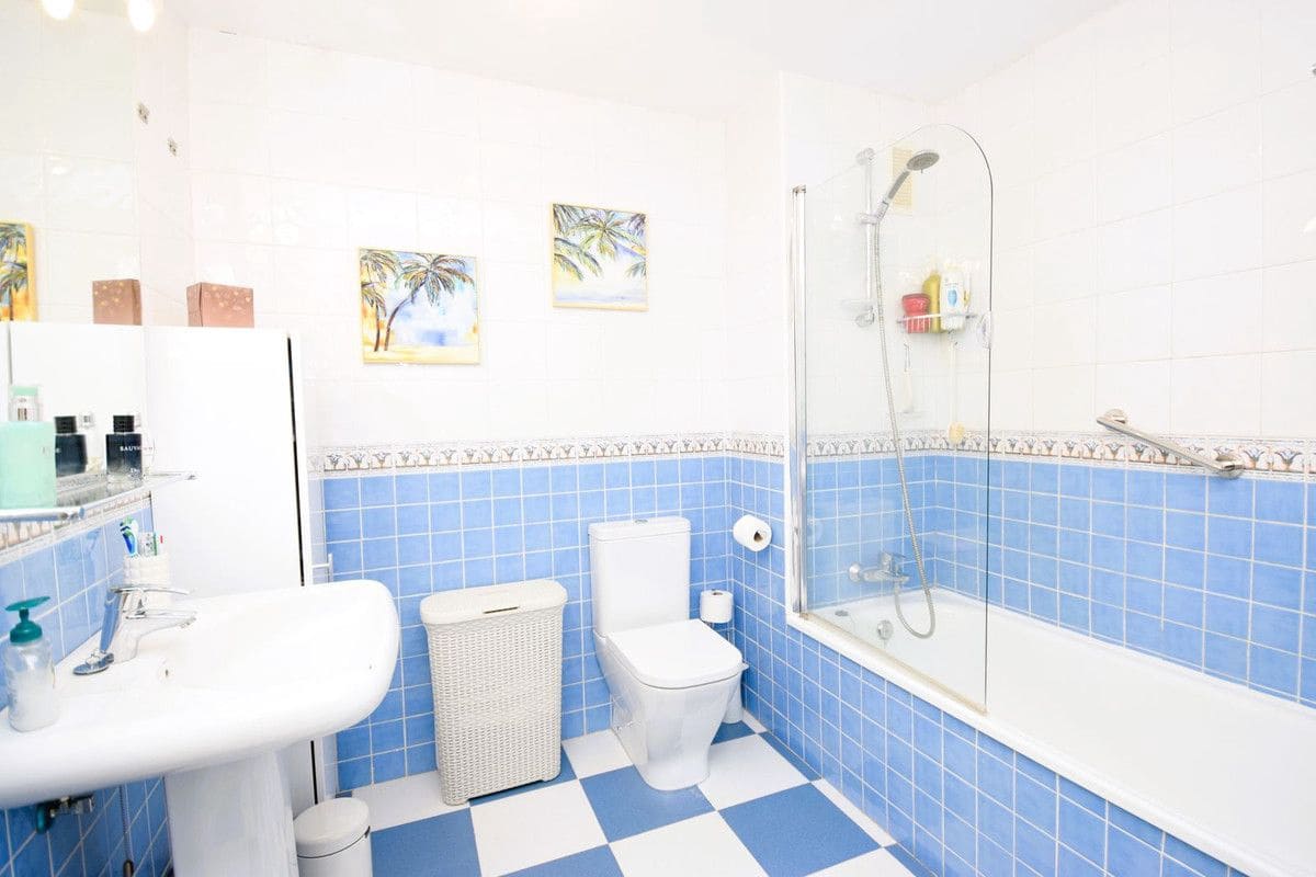 2 chambre Penthouse à vendre à Marbella avec piscine garage - 329 000 € (Ref: 9575409)