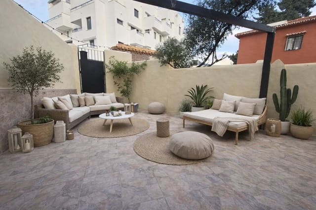 3 bedroom Semi-detached Villa for sale in Torremolinos with pool garage - € 430,000 (Ref: 9575412)