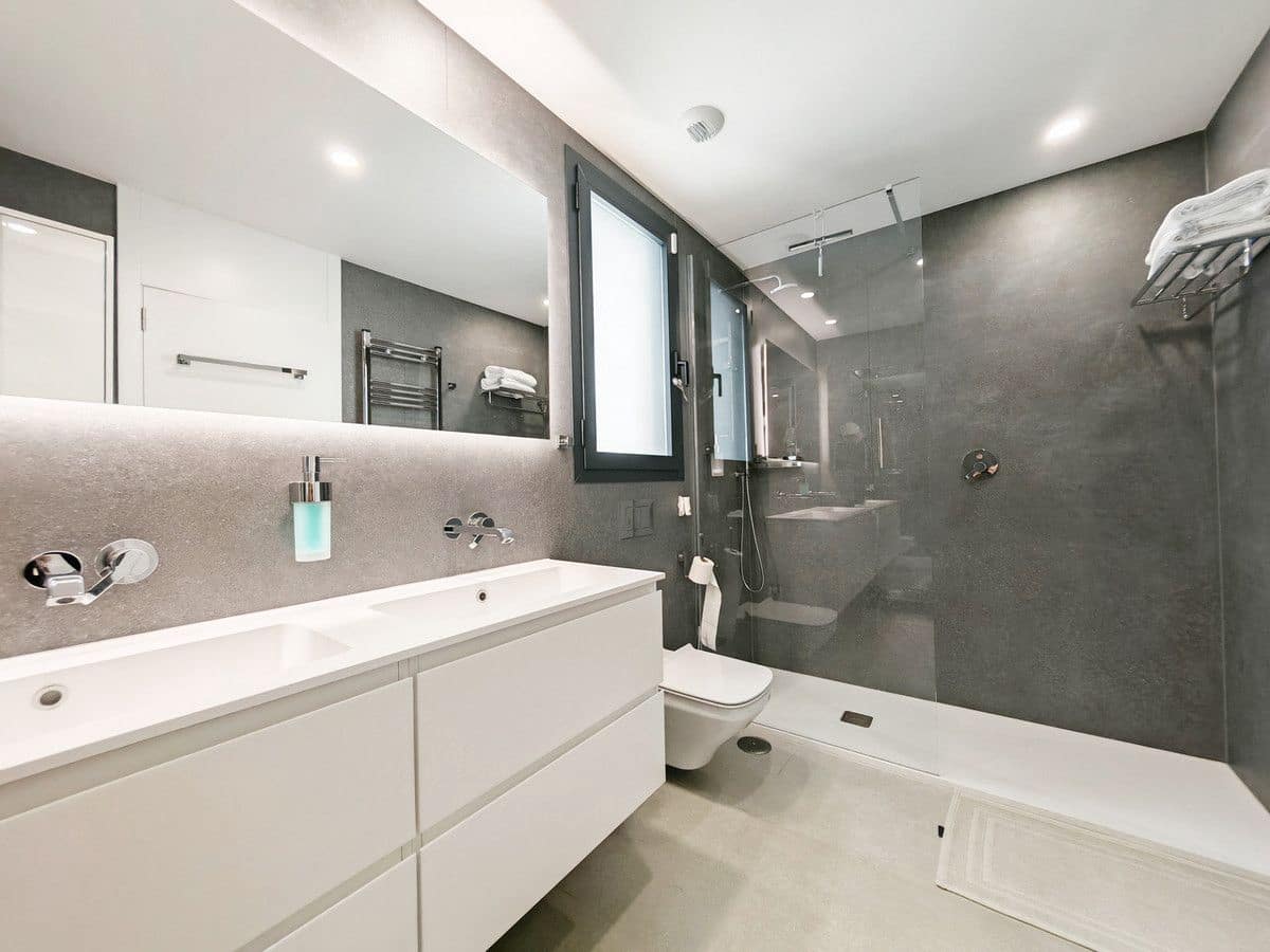 3 sypialnia Penthouse na sprzedaż w Marbella z basenem garażem - 1 499 000 € (Ref: 9575418)