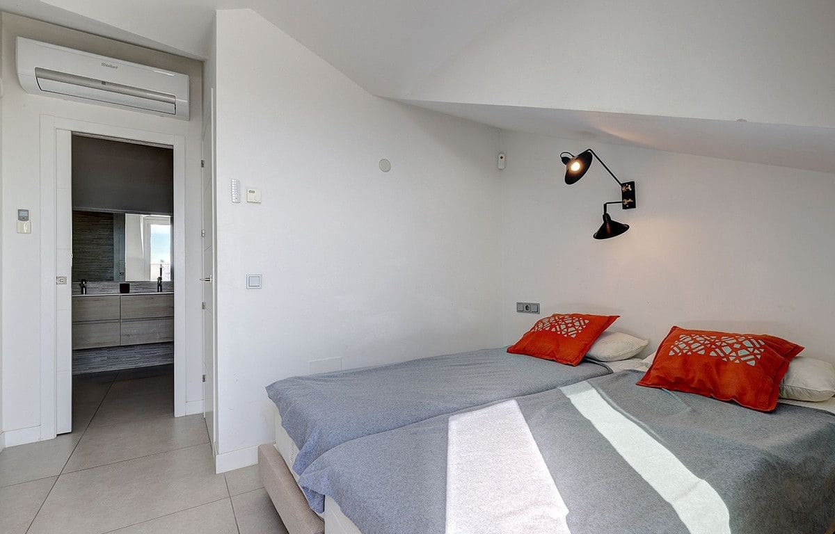 3 sovrum Takvåning till salu i Benalmadena med pool garage - 699 000 € (Ref: 9575420)