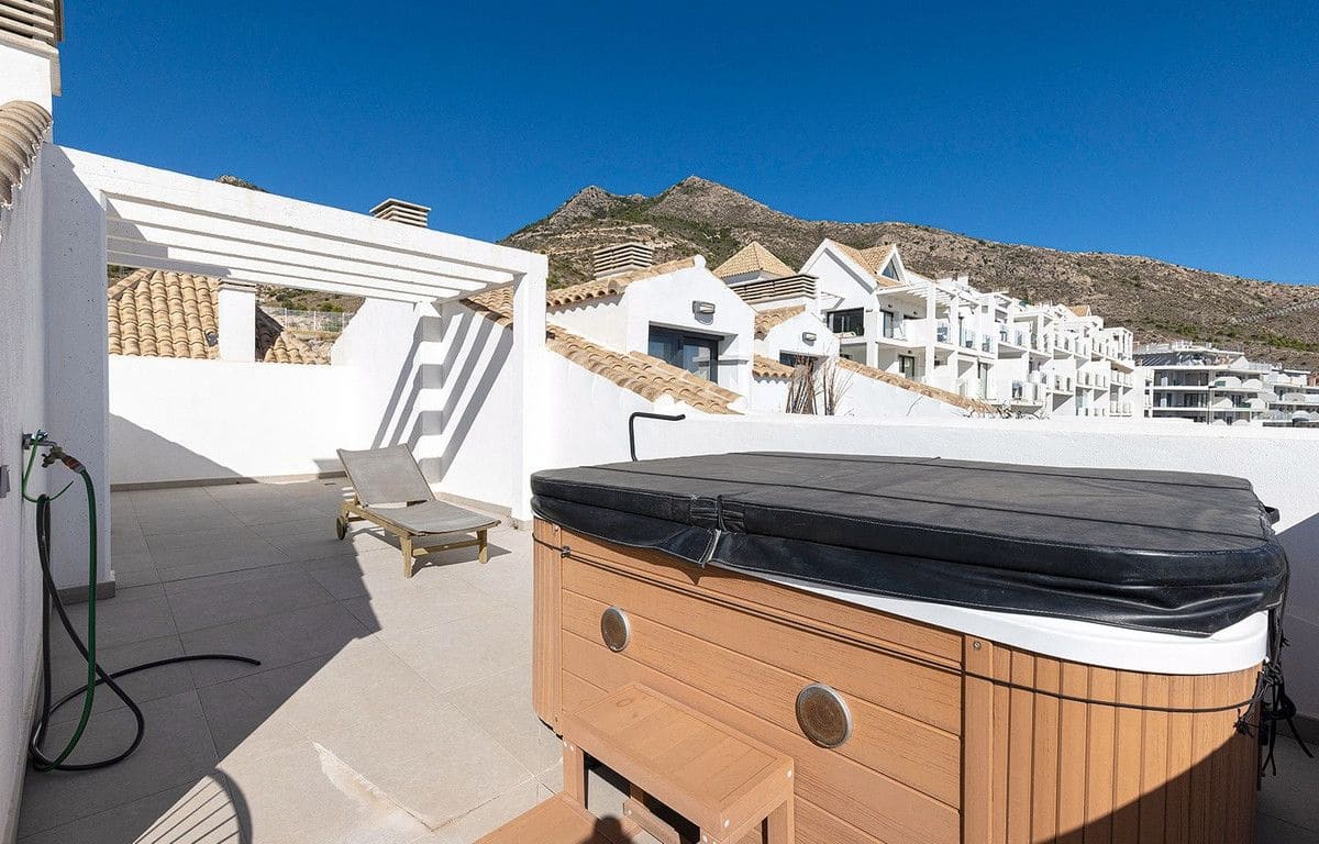 3 sovrum Takvåning till salu i Benalmadena med pool garage - 699 000 € (Ref: 9575420)