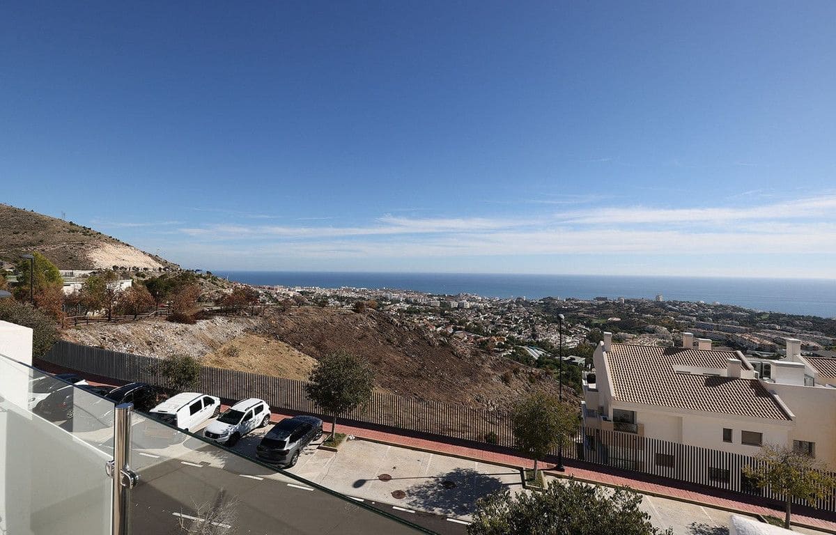 3 sovrum Takvåning till salu i Benalmadena med pool garage - 699 000 € (Ref: 9575420)