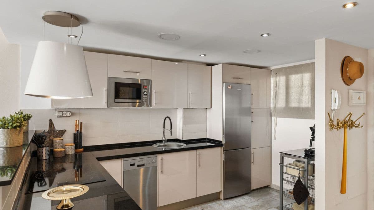 2 bedroom Penthouse for sale in Torremolinos with pool garage - € 405,000 (Ref: 9592176)