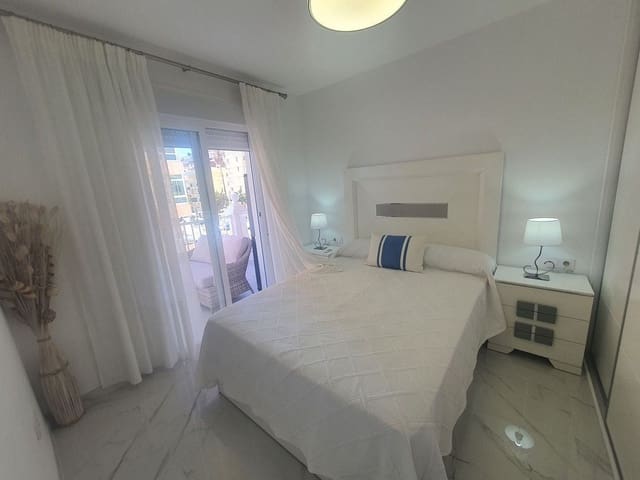 1 soverom Strandleiligheter til salgs i Las Gaviotas  - Carvajal, Fuengirola - € 350 000 (Ref: 9608311)