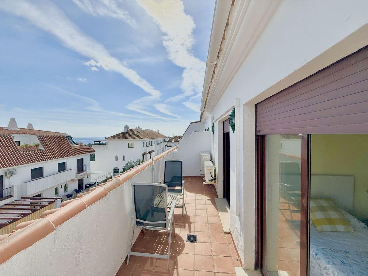 3 bedroom Penthouse for sale in Marbella with pool garage - € 765,000 (Ref: 9634938)
