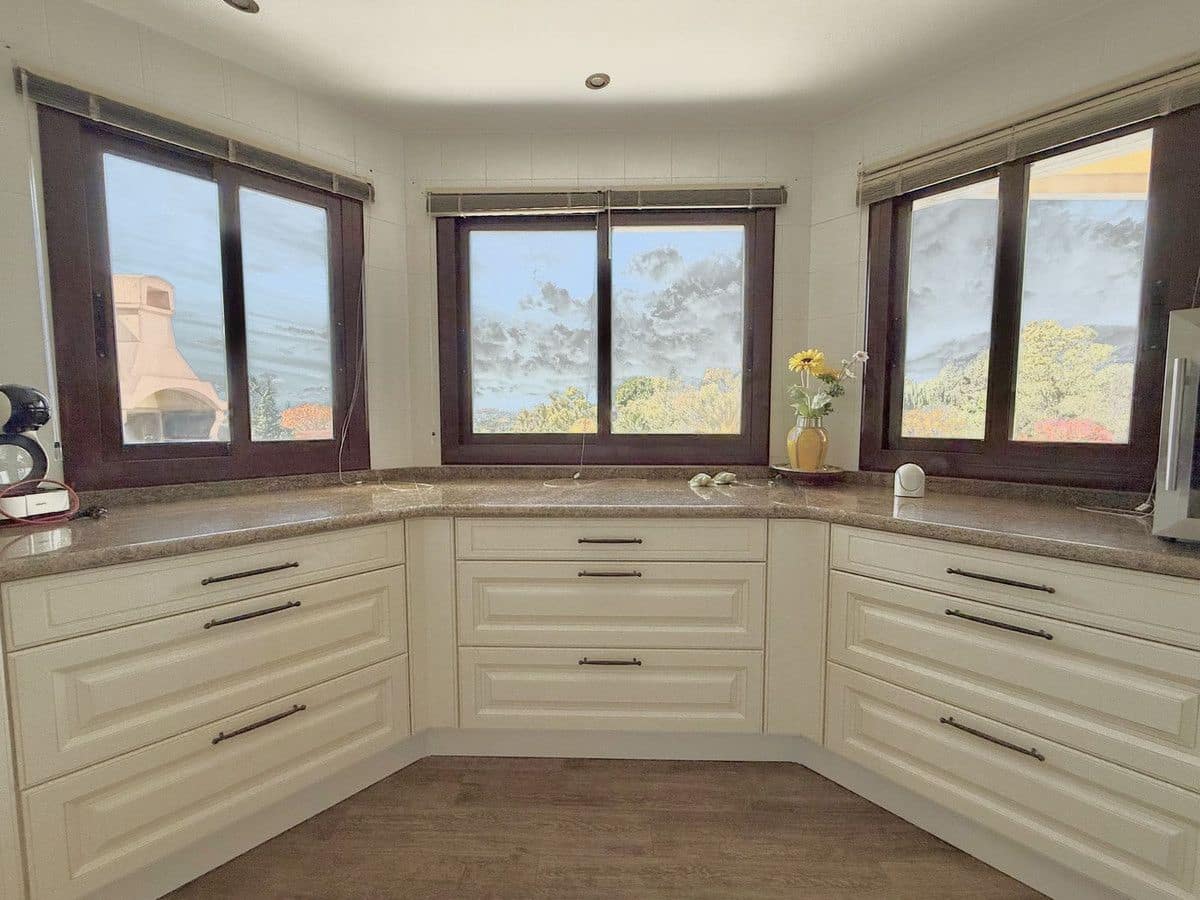 3 bedroom Penthouse for sale in Marbella with pool garage - € 765,000 (Ref: 9634938)