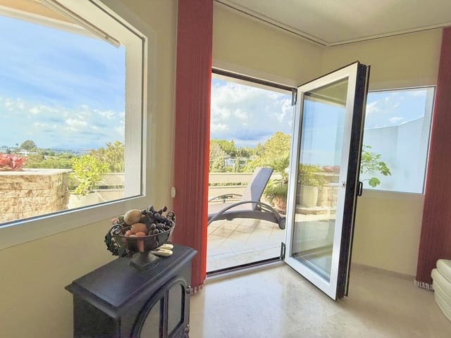 3 bedroom Penthouse for sale in Aloha Golf, Marbella with pool garage - € 765,000 (Ref: 9634938)