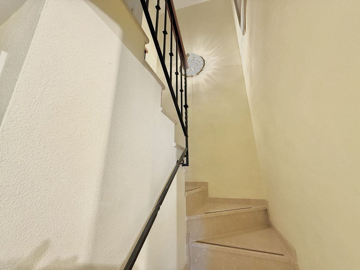 3 bedroom Penthouse for sale in Marbella with pool garage - € 765,000 (Ref: 9634938)