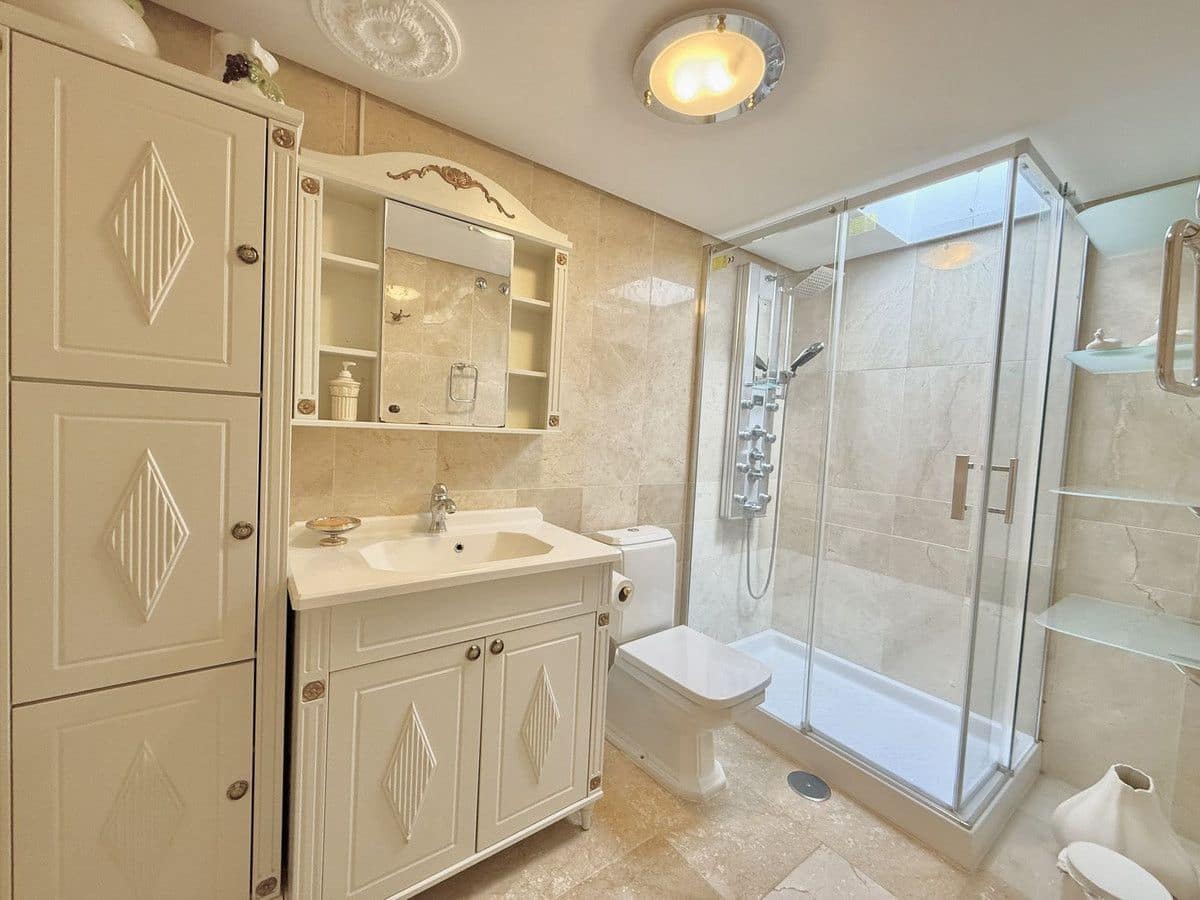 3 bedroom Penthouse for sale in Marbella with pool garage - € 765,000 (Ref: 9634938)