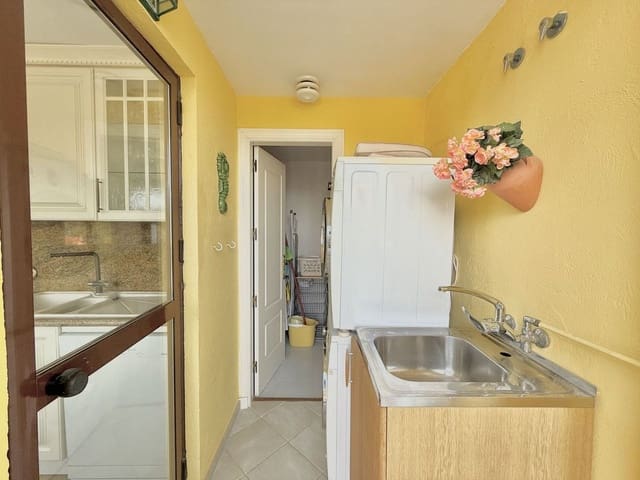 3 bedroom Penthouse for sale in Aloha Golf, Marbella with pool garage - € 765,000 (Ref: 9634938)