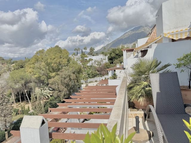 3 bedroom Penthouse for sale in Aloha Golf, Marbella with pool garage - € 765,000 (Ref: 9634938)
